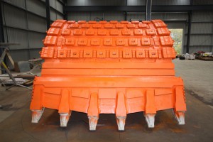Hitachi EX1900 Bucket Rebuild